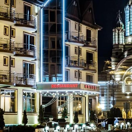 Hotel Bulevard Фэгэраш Экстерьер фото