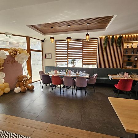Hotel Bulevard Фэгэраш Экстерьер фото