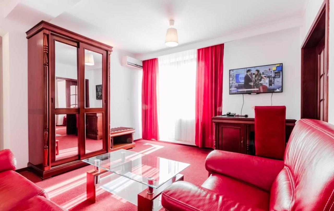 Hotel Bulevard Фэгэраш Экстерьер фото
