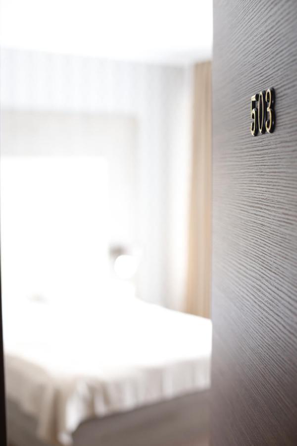 Hotel Bulevard Фэгэраш Экстерьер фото