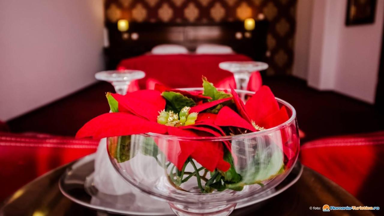 Hotel Bulevard Фэгэраш Экстерьер фото