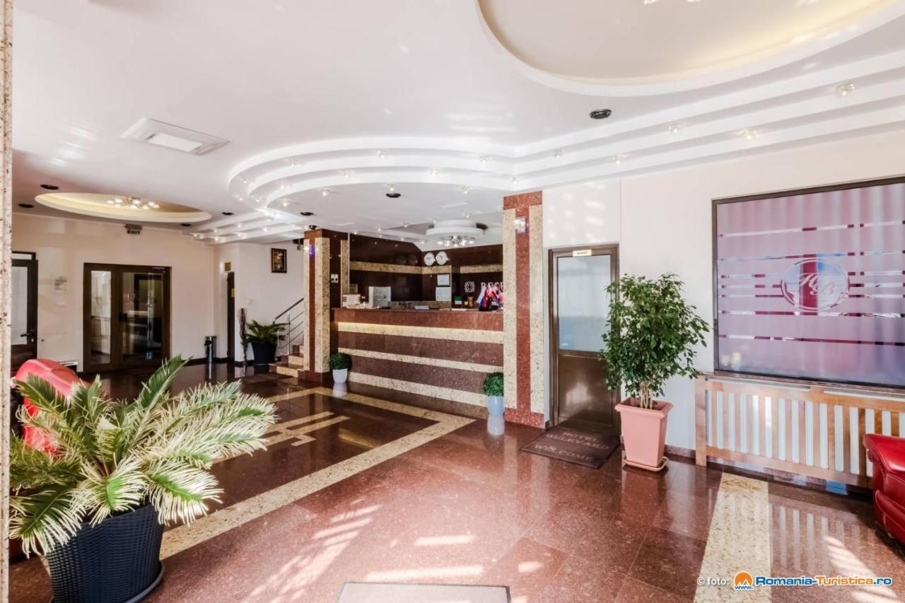 Hotel Bulevard Фэгэраш Экстерьер фото