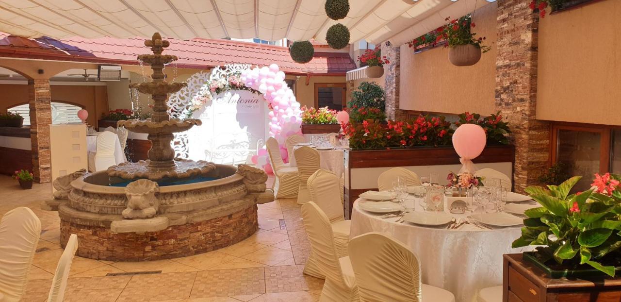 Hotel Bulevard Фэгэраш Экстерьер фото