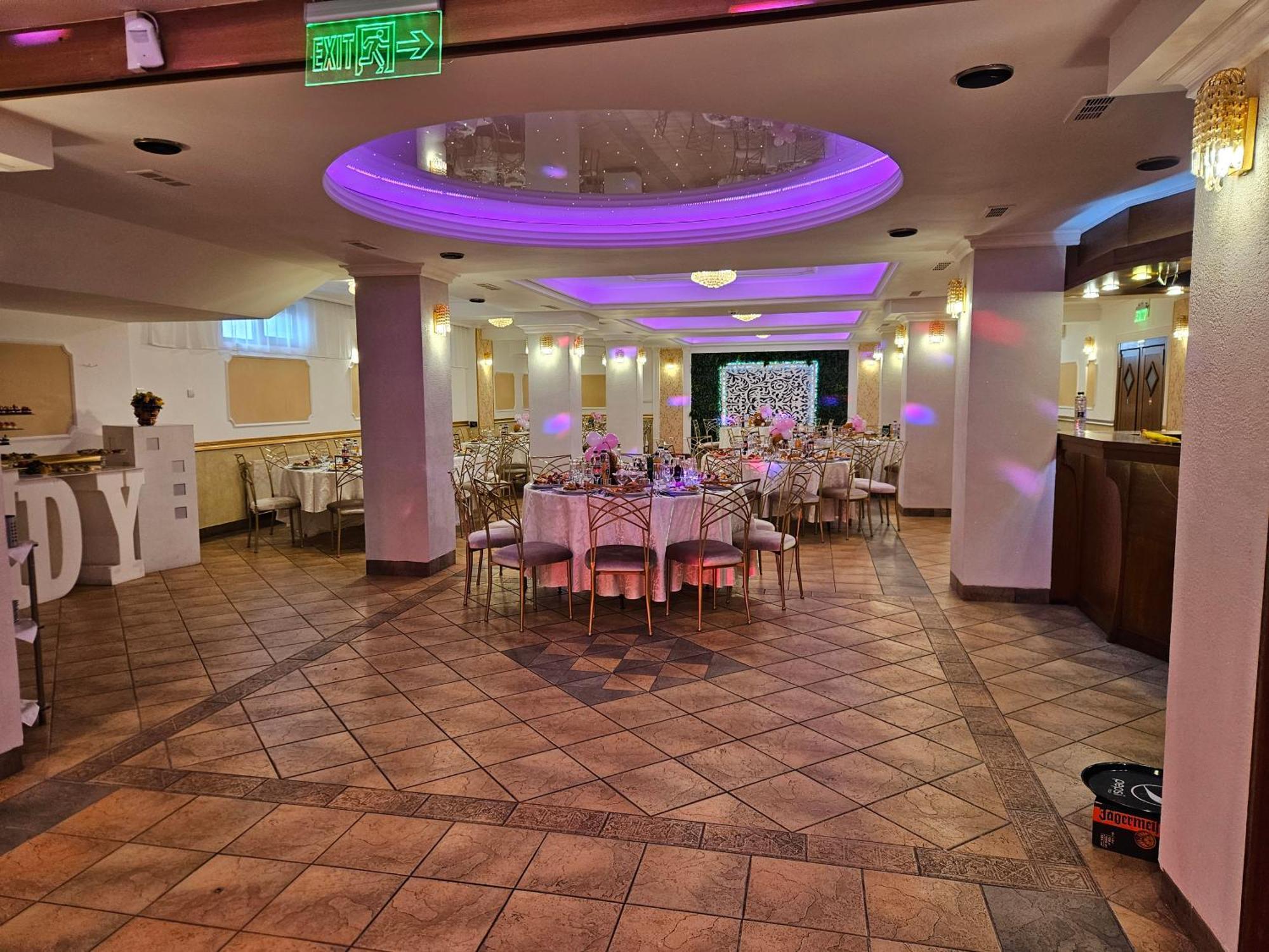 Hotel Bulevard Фэгэраш Экстерьер фото