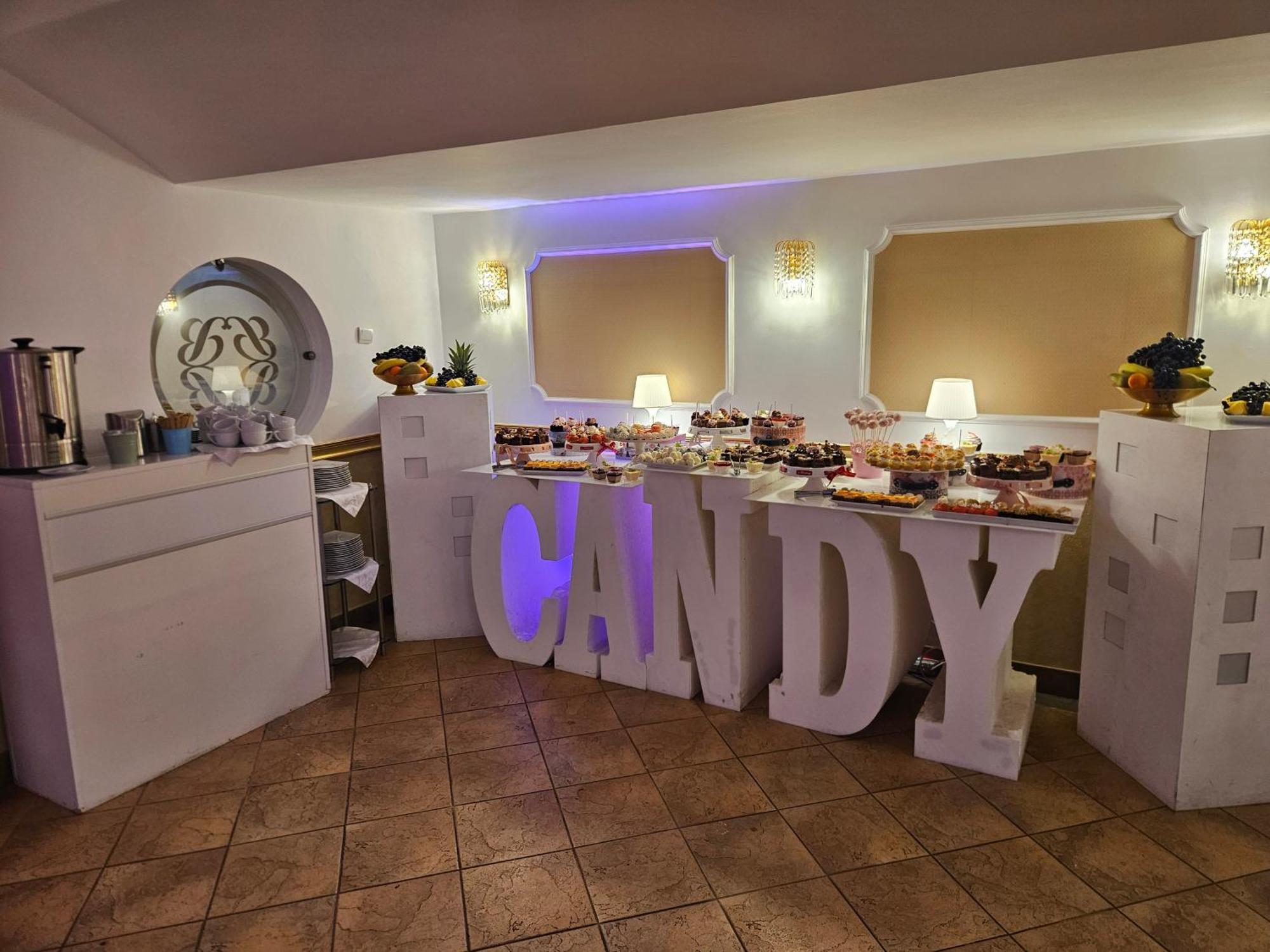 Hotel Bulevard Фэгэраш Экстерьер фото