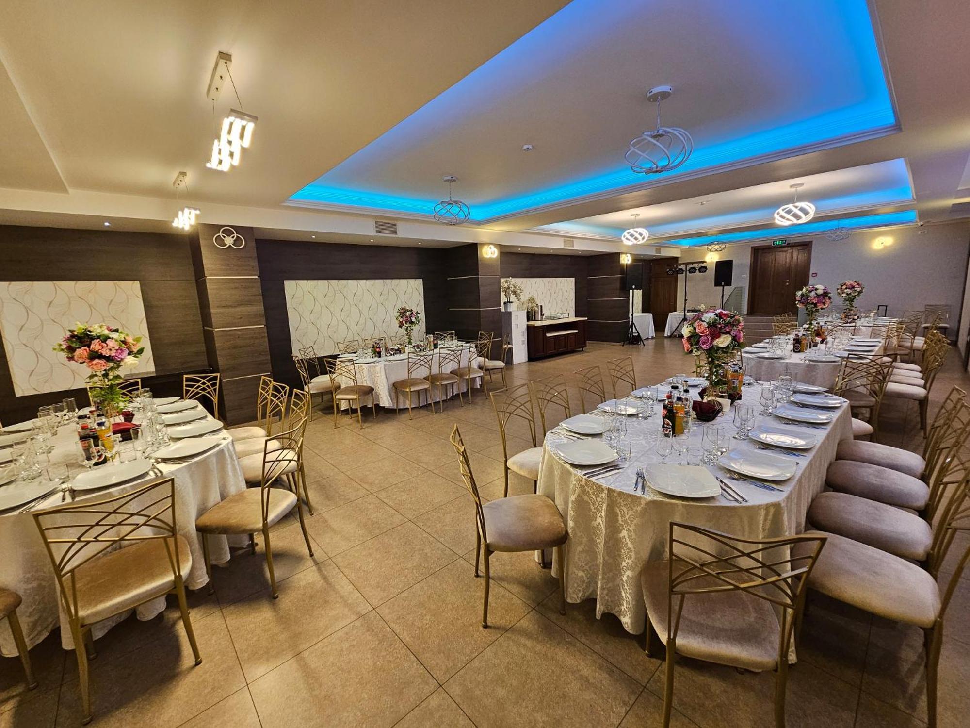 Hotel Bulevard Фэгэраш Экстерьер фото