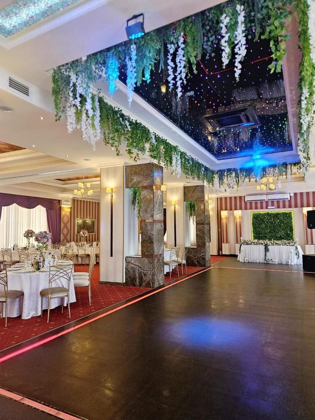 Hotel Bulevard Фэгэраш Экстерьер фото
