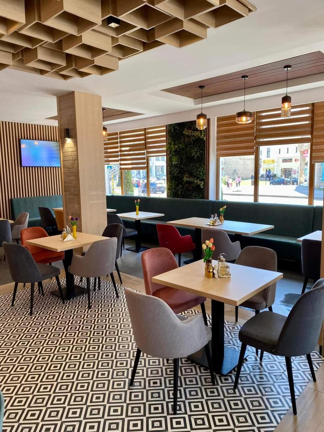 Hotel Bulevard Фэгэраш Экстерьер фото