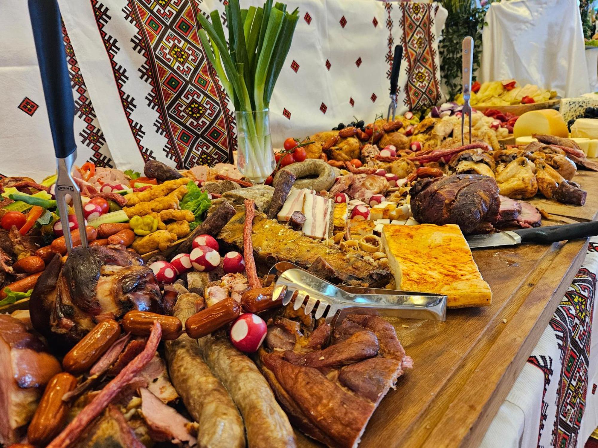 Hotel Bulevard Фэгэраш Экстерьер фото